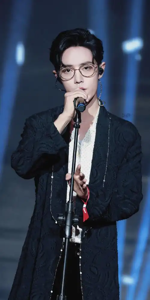 191116 芭莎明星慈善夜肖战