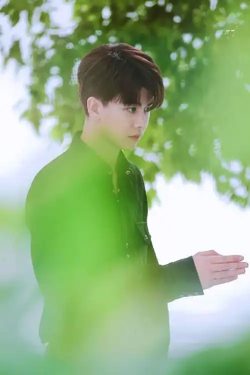 何以解忧唯有顾川任嘉伦带着春天一起来了