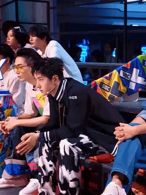 真的会被王一博的反应可爱到hhh好可爱