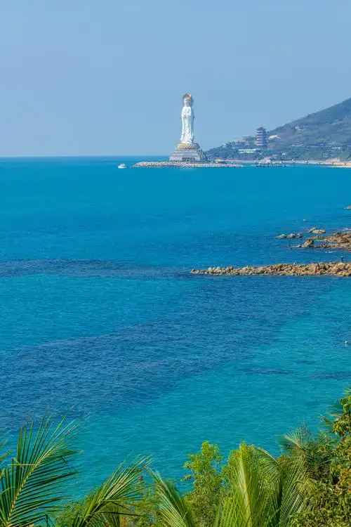 海南三亚海上观音