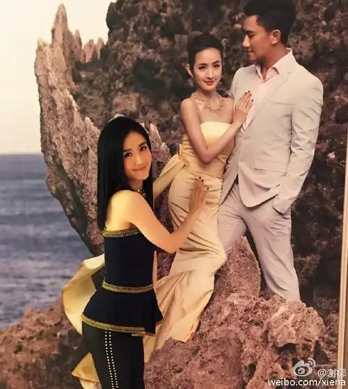 林依晨大婚内场图曝光:换三套礼服咧嘴笑