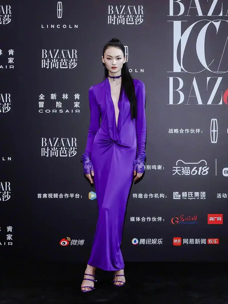 贺聪 x 时尚芭莎年度派对大片.解析:超级名模 贺聪 这次参 - 抖音