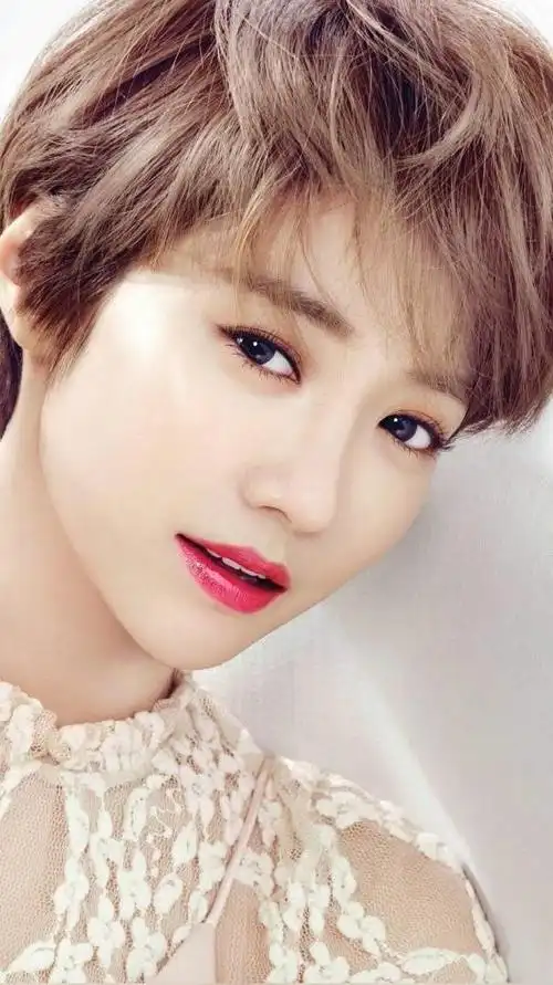 精美图集短发女神高俊熙