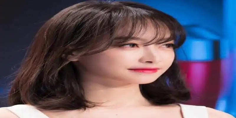 八字刘海梨花头(适合圆脸的流行发型)