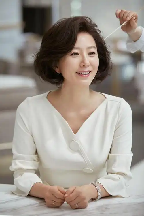 50到70岁女性发型这样剪好看时尚显年轻