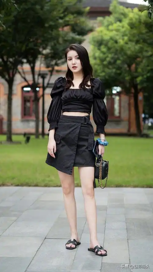 拖鞋美女漂亮女生穿拖鞋