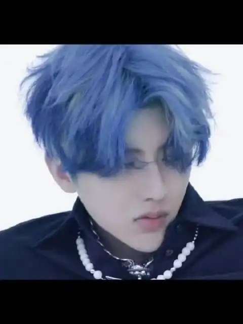 明天可就没什么姐妹情深了啊干就完事了蔡徐坤蓝发