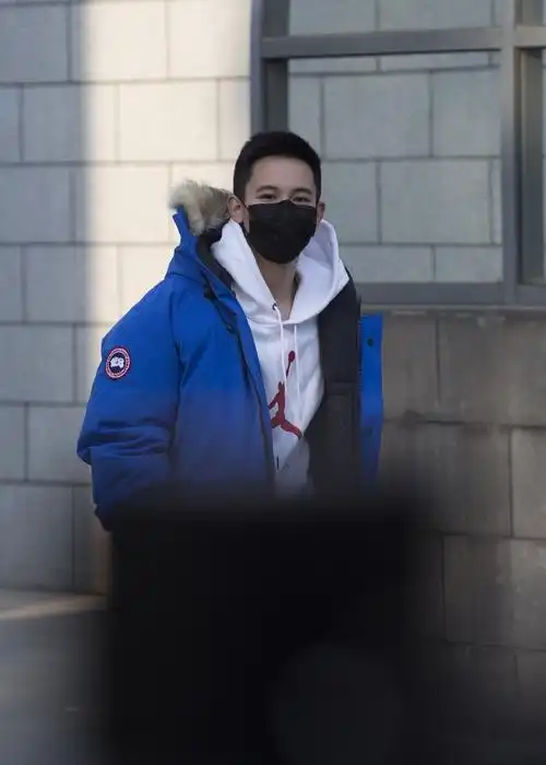 帅气小鲜肉来袭 00后童星胡先煦现身中戏艺考