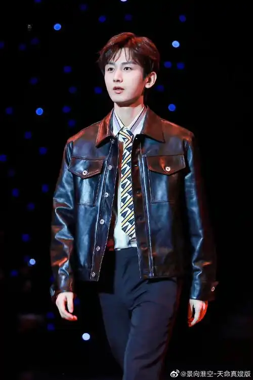 明星时装周行程图##成毅巴黎时装周