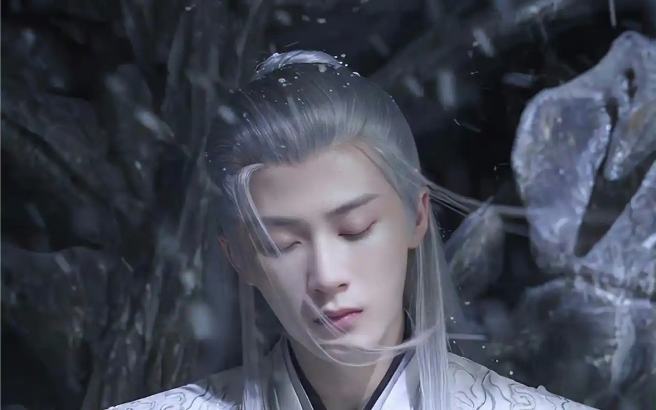 檀健次的银白发古装造型属实是古装银白发天花板了!