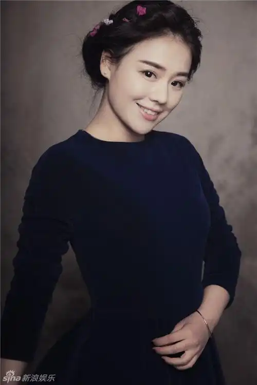 马思纯写真美如油画 治愈系笑容甜美纯净