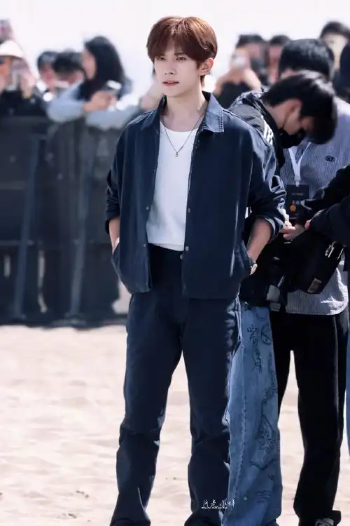 易烊千玺 阿玛尼##易烊千玺电影小小的我