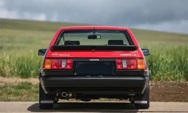 这台保存得极其完美的1987年ae86 levin车型,简直如新车一般.