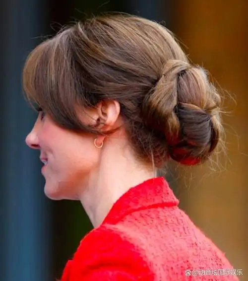 王室发型学维多利亚的实用主义vs凯特王妃的浪漫主义