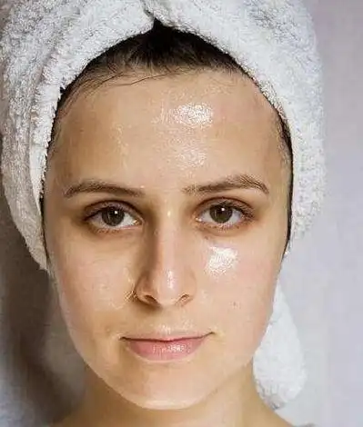 首先我们要想改善皮肤出油的问题,那么我们就要先了解下肌肤之所以易