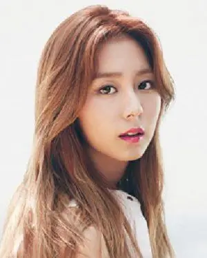 【中分】_最新中分发型图片大全_发型怎么扎好看-发藏网