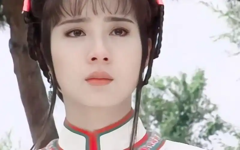 岳翎的新月格格太毁三观,《且留新月共今宵》再忆经典