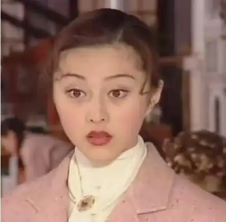 但如今的范冰冰,已经不再是当年的白小蝶,而是霸气十足的范爷.