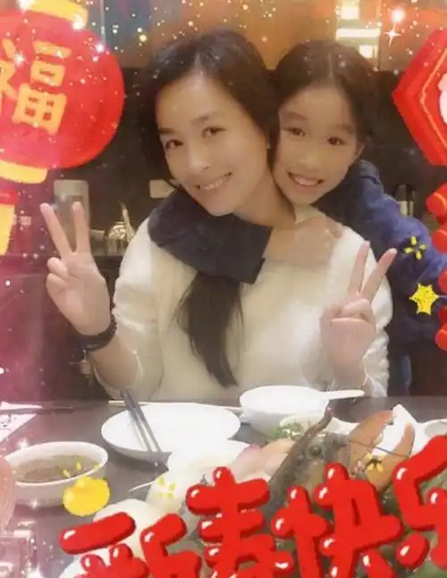 张庭的"调皮"基因:上帝吻了她儿子的脸,却忘了给女儿开扇窗