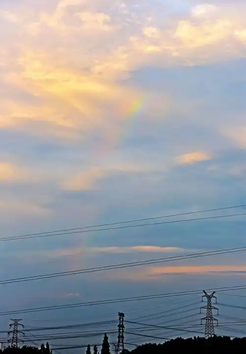 2022年06月28日出现了今年入夏以来第一次彩虹与晚霞交相辉映