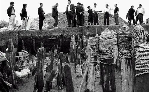 剑川海门口是目前中国发现的最大滨杆栏式建筑 资料图