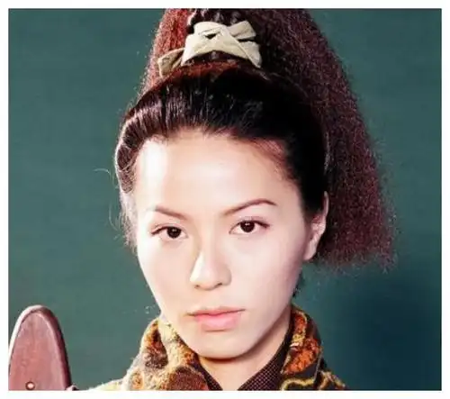 命途多舛的滕丽名和魏骏杰相恋9年被抛弃最终幸福嫁入豪门