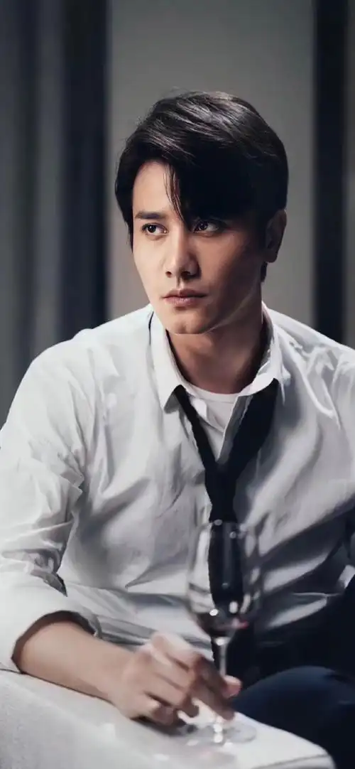 壁纸超话#玫瑰的故事##彭冠英