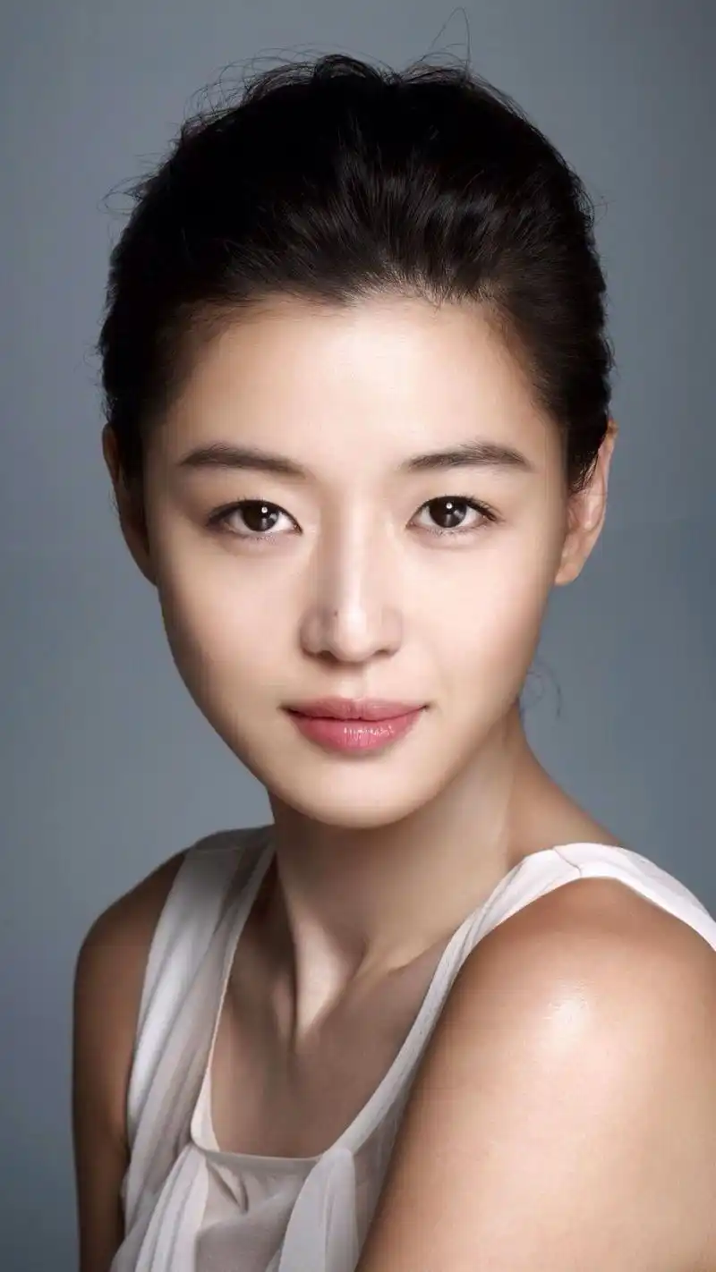 韩国最美女星全智贤,脸蛋身材都非常出众