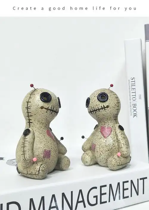 跨境工艺品卡通诅咒娃娃可喷雾摆件巫毒娃娃熏香创意家居装饰道具