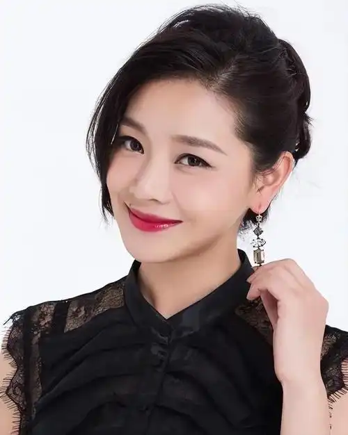 王维维:演艺之路的艰辛与机遇 王维维,张嘉译的"御用媳妇",四次合作