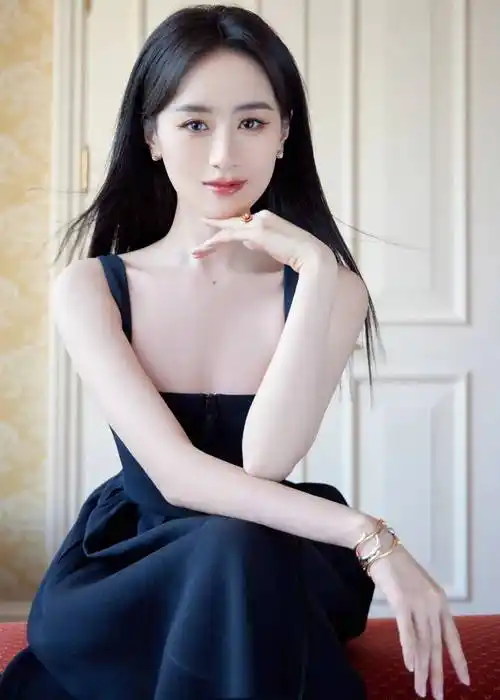 绝美女神袁冰妍,优雅又娇艳,绽放华丽的梦幻之旅_古装_角色_作品