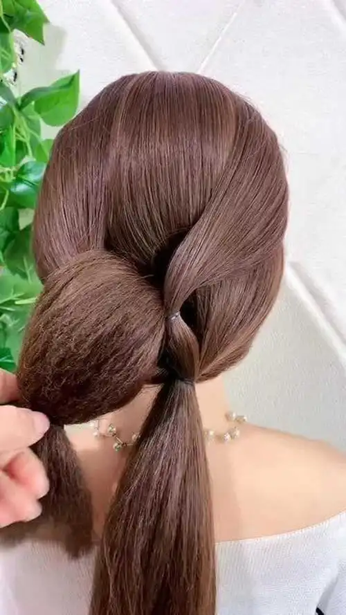 40岁的女人头发就这样扎,优雅大方,太合适了!