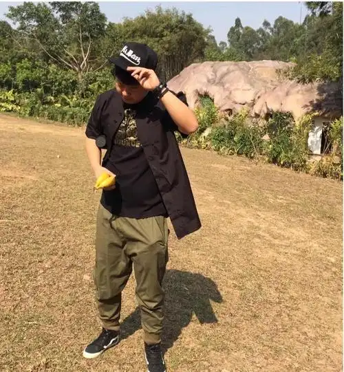 180斤男大胖子穿衣搭配(180斤男大胖子穿衣搭配夏天)-天晟网