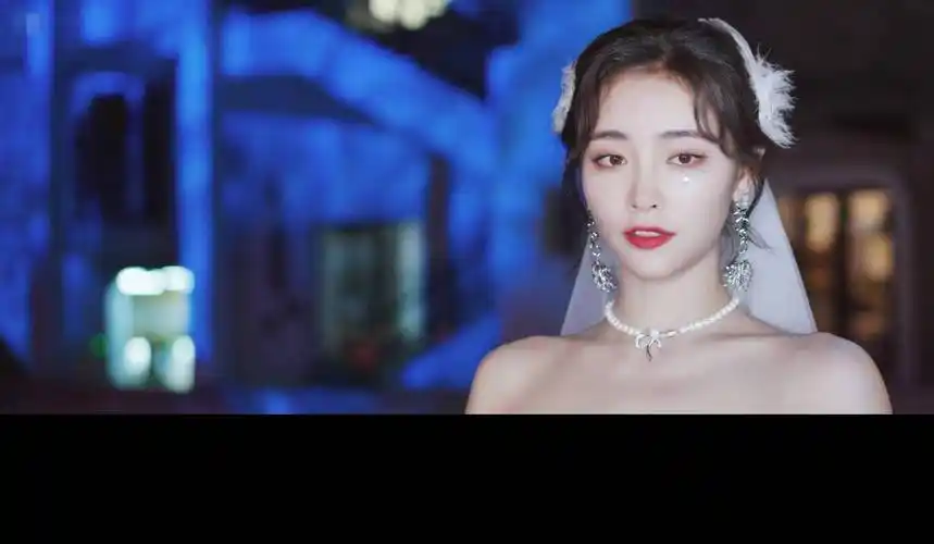 snh48许佳琪毕业婚纱照,时尚动人,网友:美如落入人间的仙女!