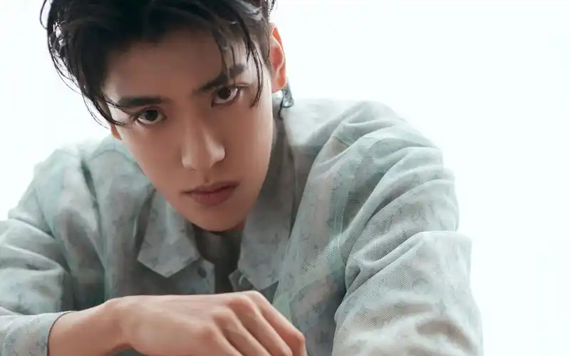 王子异帅气图片桌面壁纸