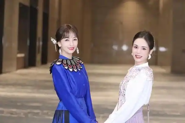 赵雅芝与李若彤同框,两大不老女神完美诠释岁月不败的美人