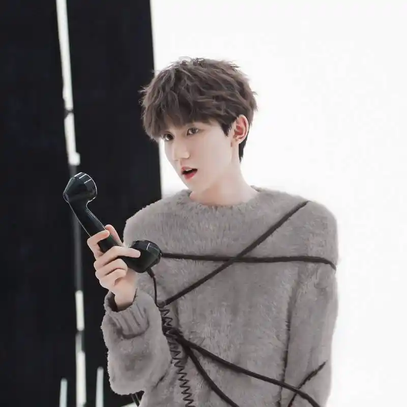 【王源什么发型都好看系列 】  不要再笑我们源源了,源源最刚了,源源