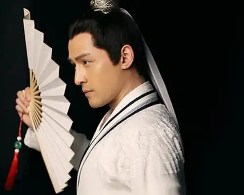 《秋叶飞红时》