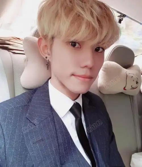 说四川是丢脸指着男子说来自怂国虎牙韩国主播李俊被封禁