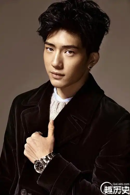 井柏然全新帅气写真花美男魅力尽显56