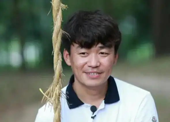 开光嘴?面相师5年前成功预言蔡徐坤今预言王宝强:牢狱灾显露