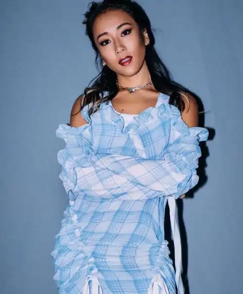 回顾:有一种"反差"叫吉克隽逸,成名前与成名后,差别太大了