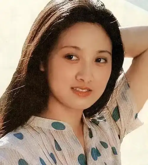 回顾张国立与罗秀春离婚34年他再婚幸福甜蜜至今单身牵挂儿子