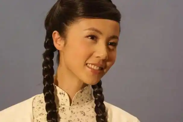 18岁定下终身,没有婚戒没有婚礼,孙莉婚姻中真的幸福