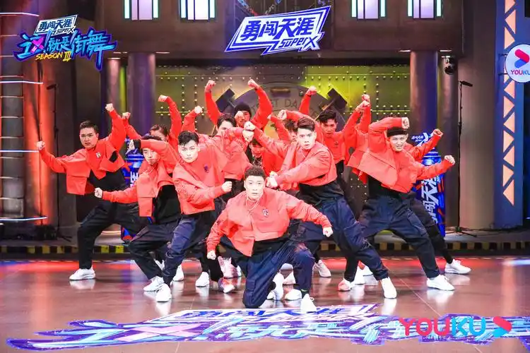 就是街舞》第三季匠心神作井喷 绝美中国风齐舞彰显民族力量