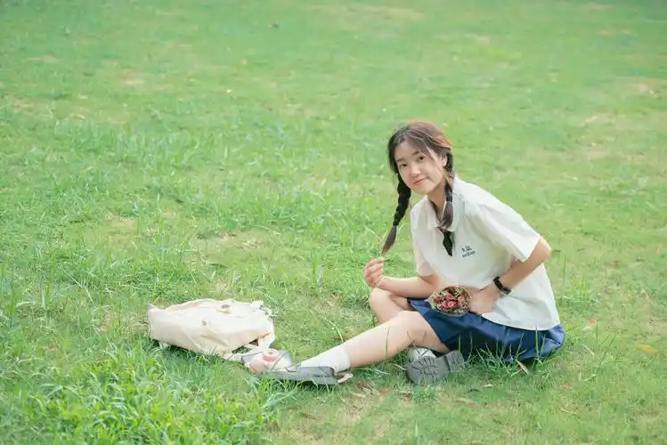 泰国校服 人像摄影 青春校园 小清新 双麻花辫子