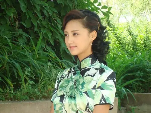 p>张歆艺,1981年5月29日出生于 a target="_blank" href="/item/四川