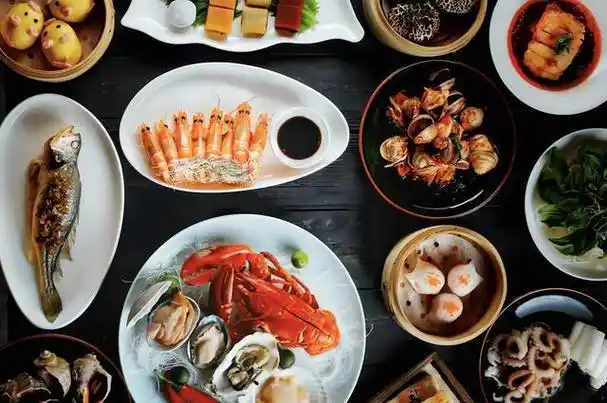 伺候失能婆婆5年家庭聚会上她说将来谁对她好她就把房子给谁