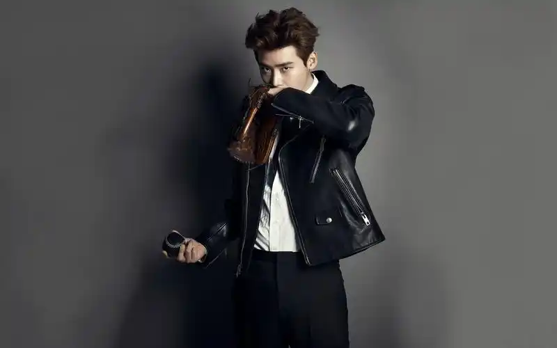 韩国欧巴"李钟硕"电脑壁纸免费下载-明星壁纸 - 壁纸家