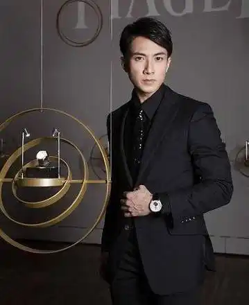 吴尊首次带儿子上杂志,max身高暴增脸却没变,父子俩太帅_爸爸_孩子